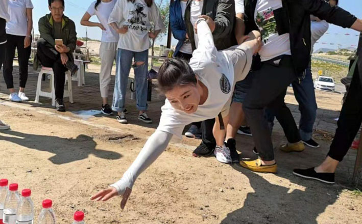 盛达光彩举办沙漠拓展活动 
